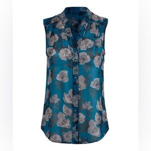 CAbi Fall 21 Engrave Top size XL